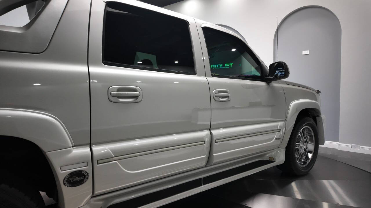 2004 Chevrolet Avalanche 25