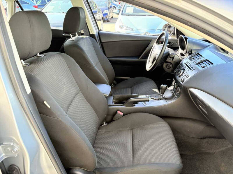 2013 Mazda MAZDA3 i Touring