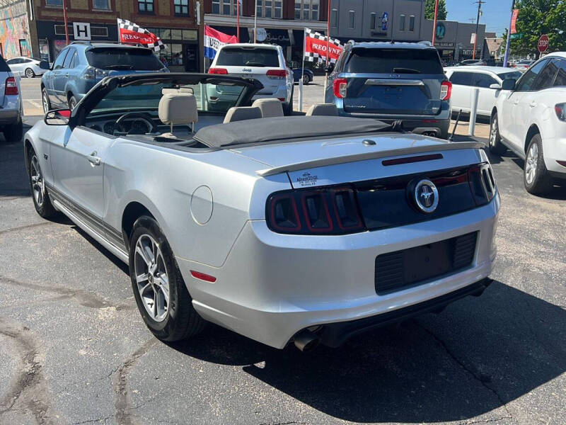 2014 Ford Mustang V6