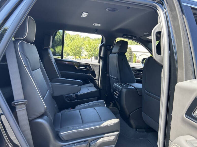 2025 GMC Yukon Elevation