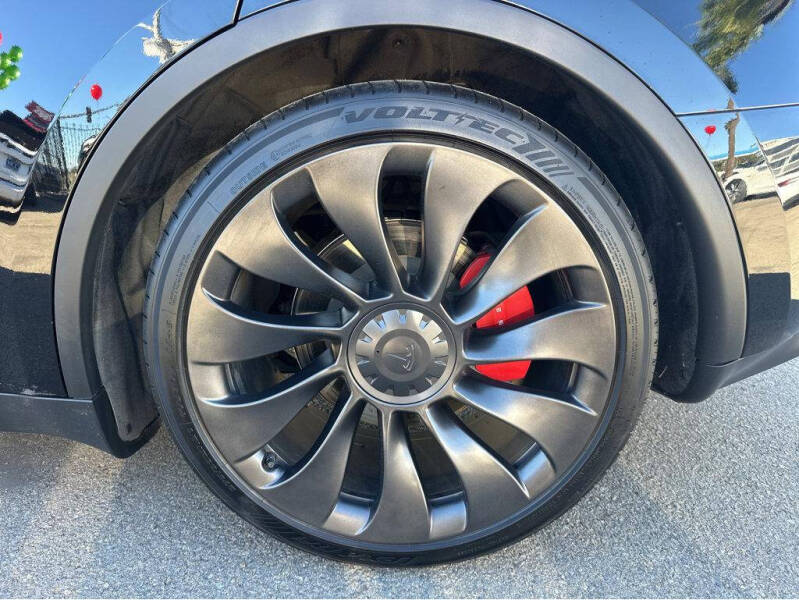 2023 Tesla Model Y Performance