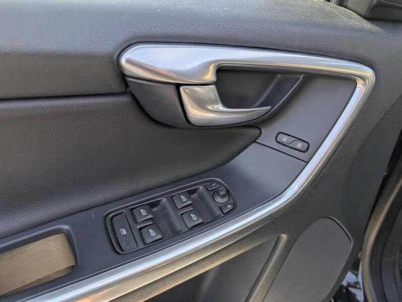 2016 Volvo XC60 T5 Premier