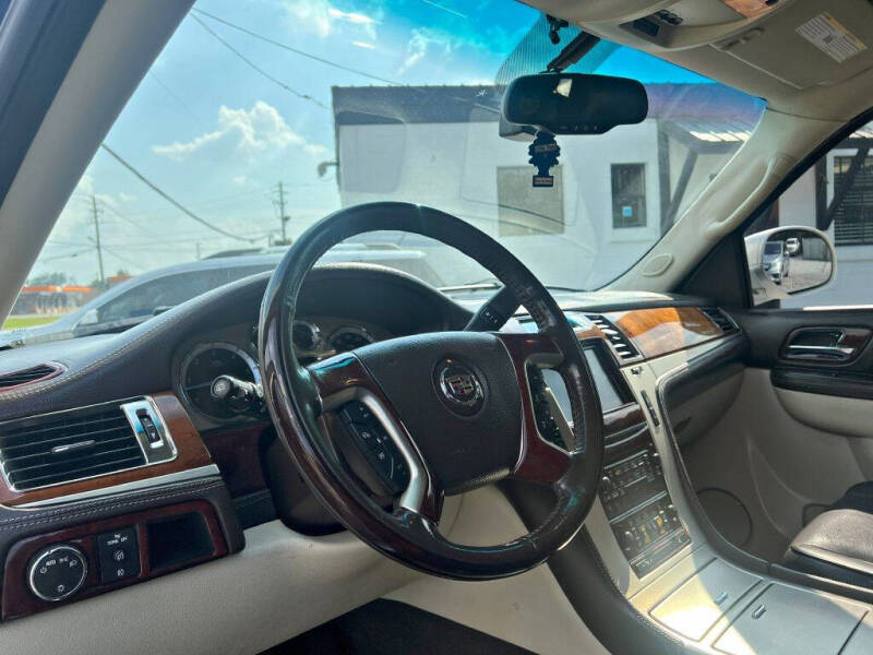 2012 Cadillac Escalade Platinum Edition
