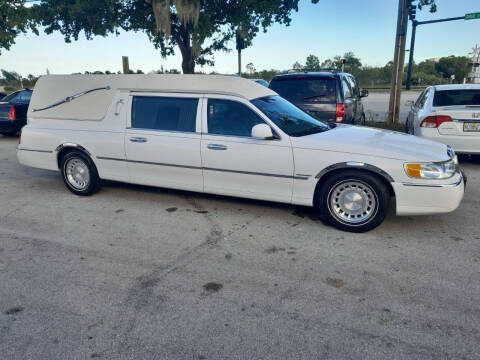 2001 Lincoln Town Car for sale at LAND & SEA BROKERS INC in Pompano Beach FL