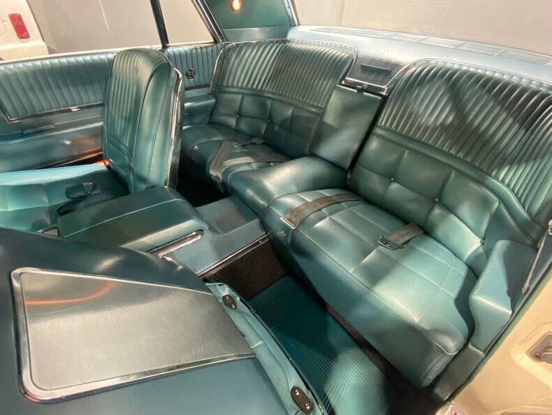 1966 Ford Thunderbird