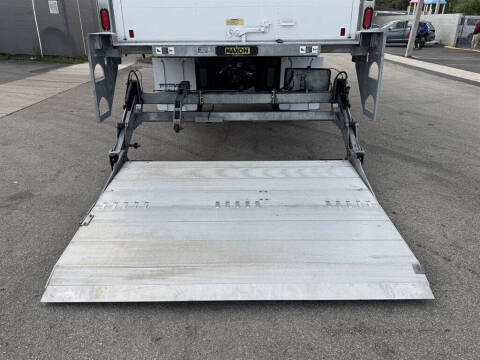 2019 Freightliner M2 106