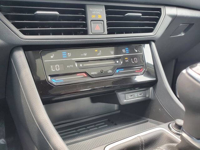 2025 Volkswagen Jetta SEL