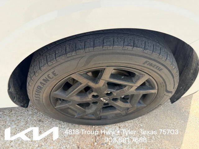2025 Kia Carnival SX