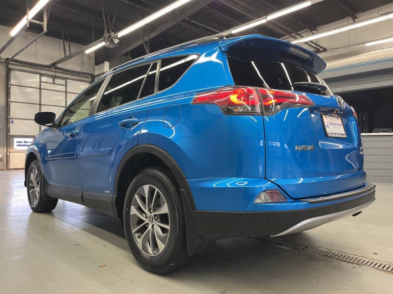 2017 Toyota RAV4 Hybrid XLE