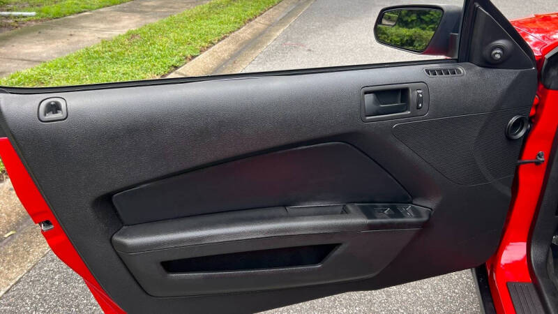 2012 Ford Mustang V6