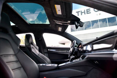 2018 Porsche Panamera Turbo S E-Hybrid