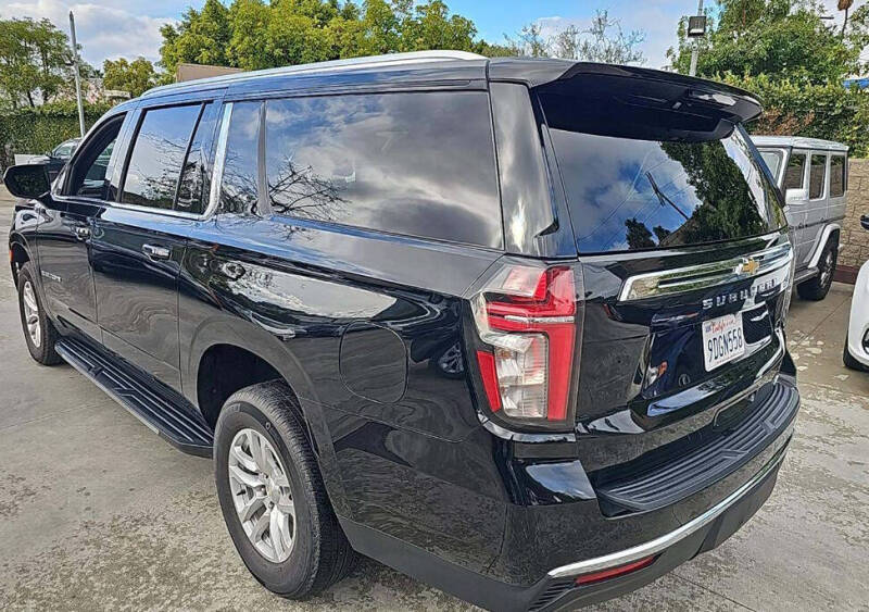 2023 Chevrolet Suburban LT