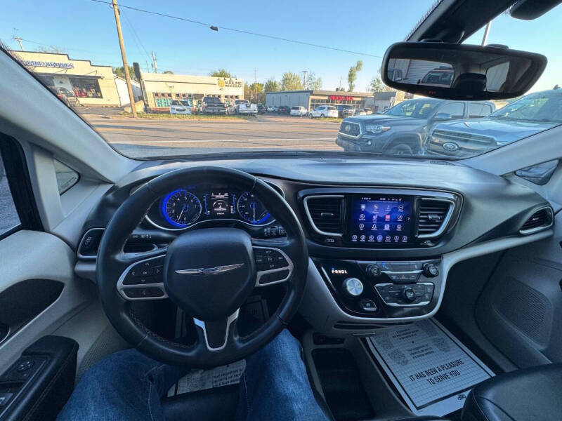 2017 Chrysler Pacifica Touring Plus