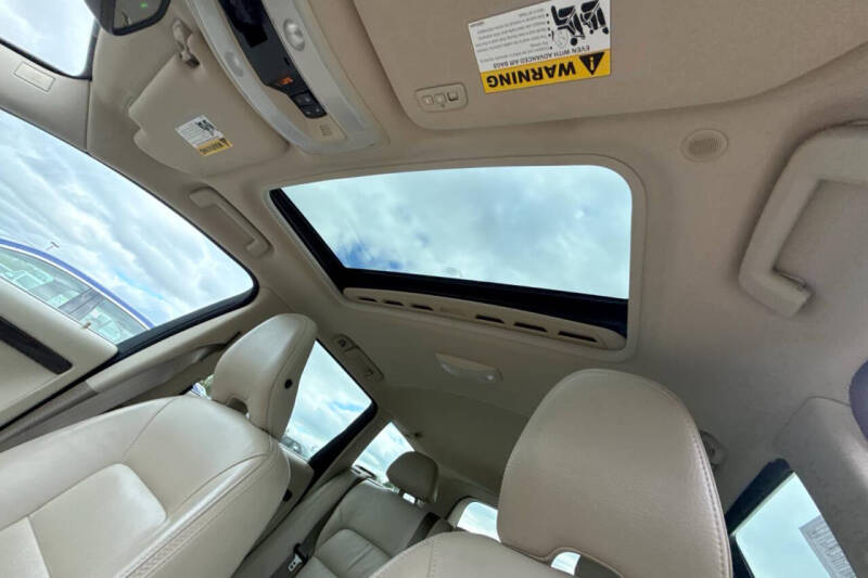 2012 Volvo XC70 T6 Premier Plus