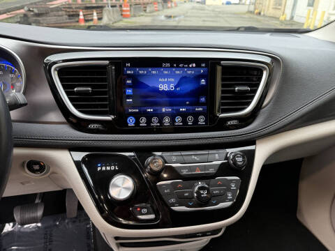 2017 Chrysler Pacifica Limited