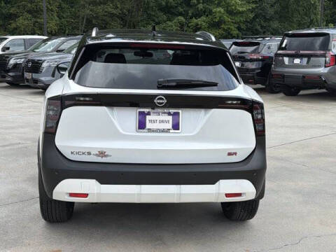 2026 Nissan Kicks SR