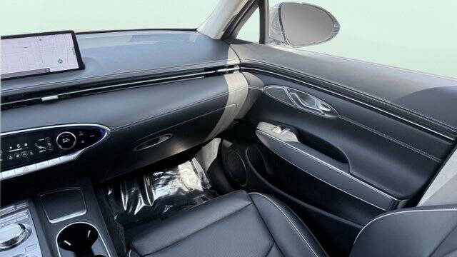 2023 Genesis Electrified GV70