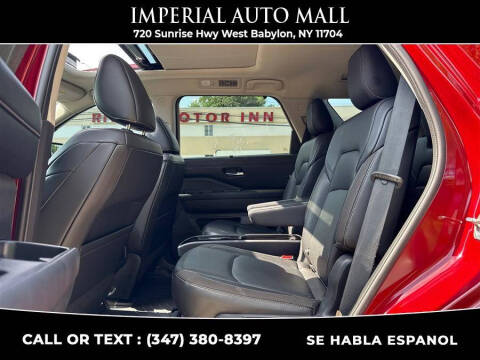 2022 Nissan Pathfinder SL