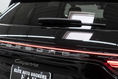 2023 Porsche Cayenne Platinum Edition
