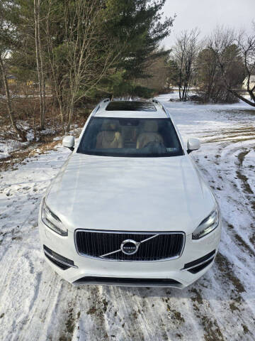 2016 Volvo XC90 T6 Momentum