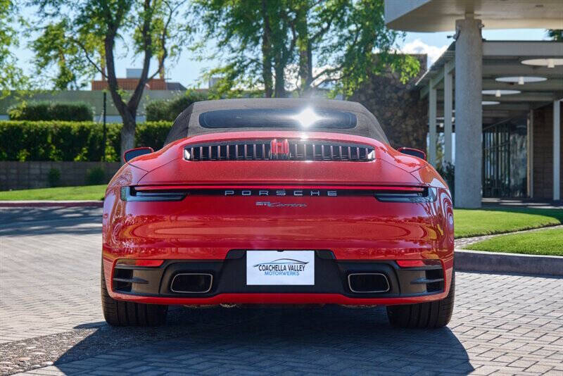 2022 Porsche 911 Carrera