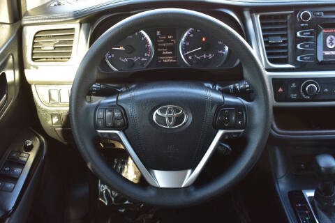 2017 Toyota Highlander LE