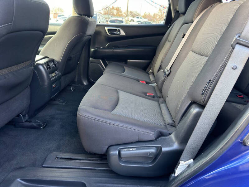 2020 Nissan Pathfinder SV