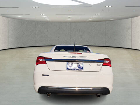 2013 Chrysler 200 Limited