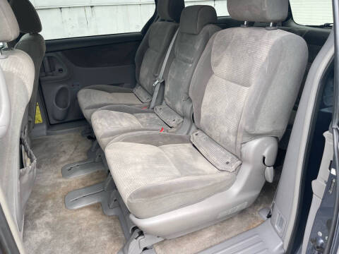 2007 Toyota Sienna LE 8-Passenger