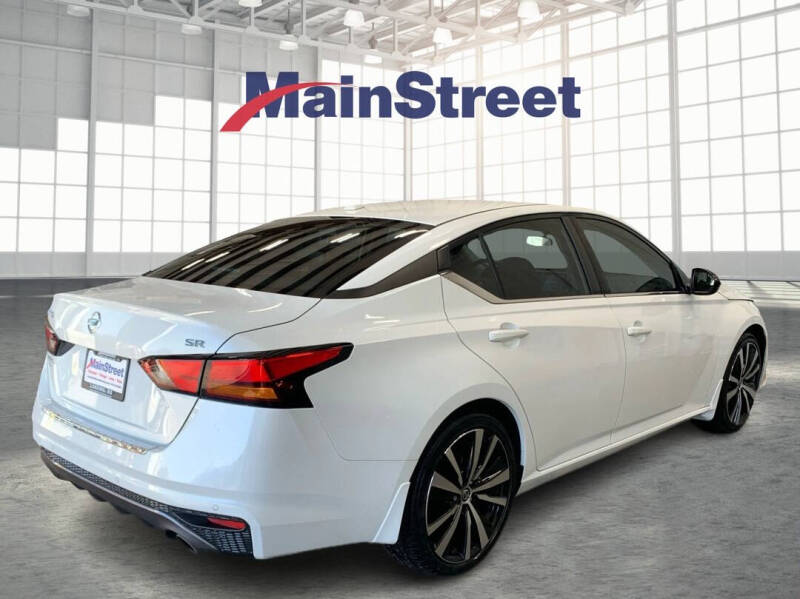 2022 Nissan Altima 2.5 SR