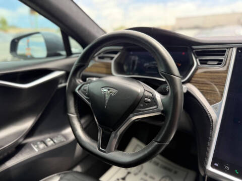 2016 Tesla Model S 70D
