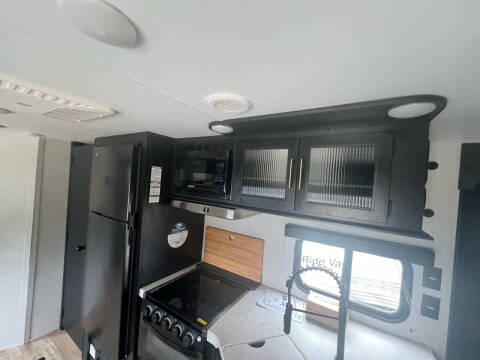 2022 CHEROKEE FOREST RIVER