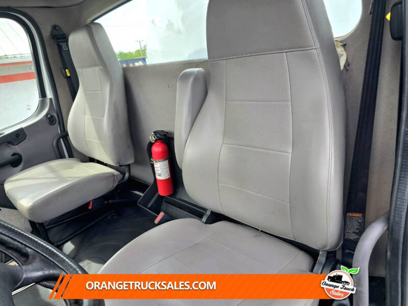 2016 Freightliner M2 106