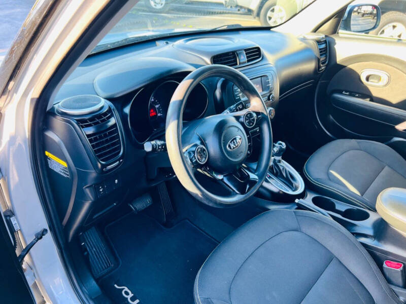 2016 Kia Soul +
