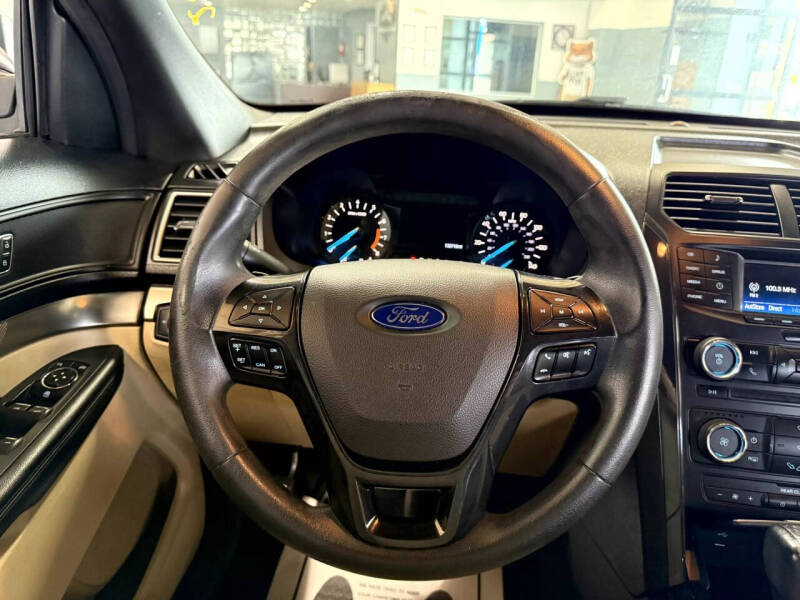 2016 Ford Explorer