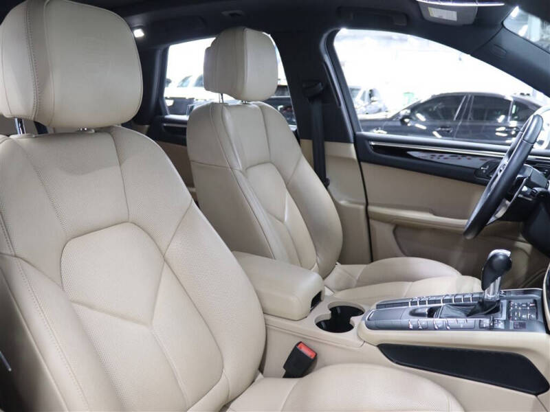 2020 Porsche Macan S