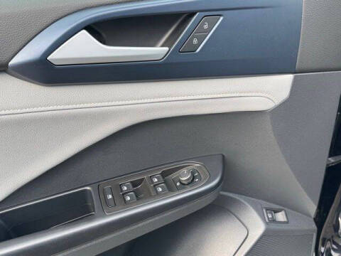 2024 Volkswagen Taos SE 4Motion