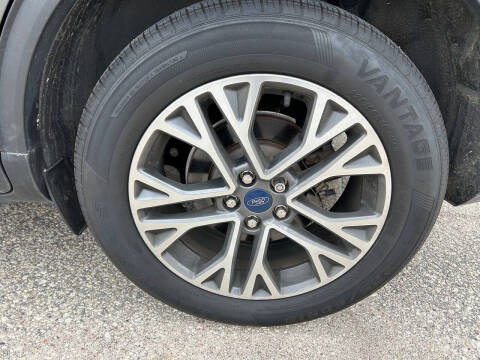 2020 Ford Escape SEL