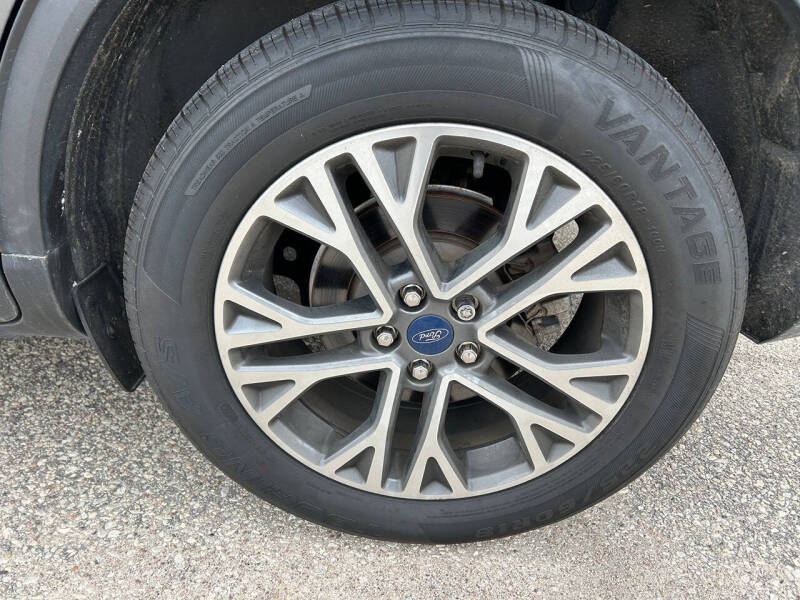 2020 Ford Escape SEL