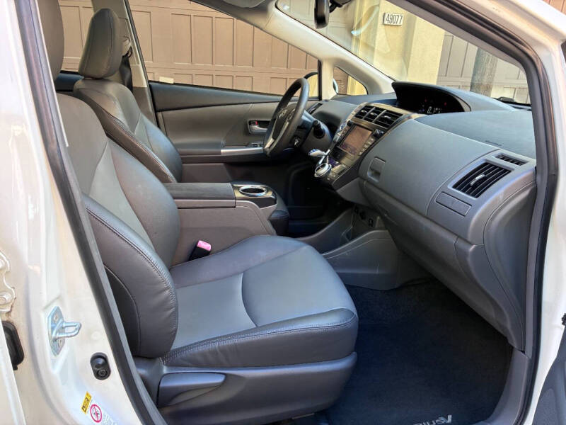 2012 Toyota Prius v Five