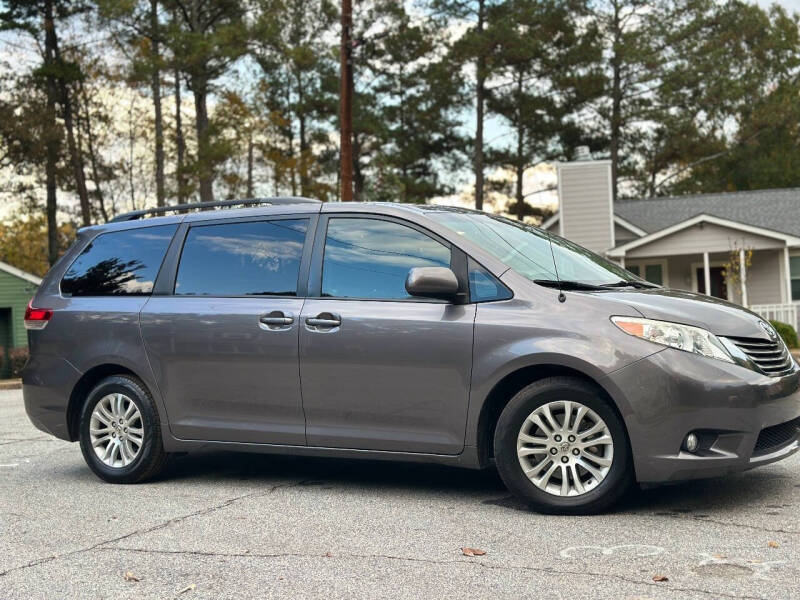 2011 Toyota Sienna XLE 8-Passenger