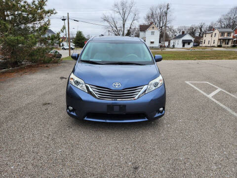 2013 Toyota Sienna XLE 8-Passenger