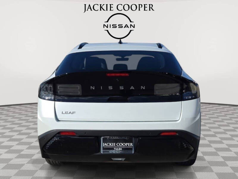 2026 Nissan LEAF Platinum+