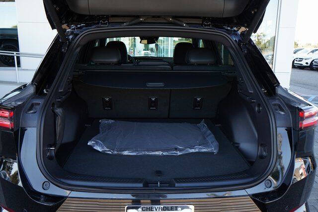 2025 Chevrolet Equinox EV LT 2