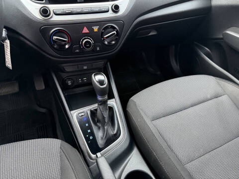 2019 Hyundai Accent SE