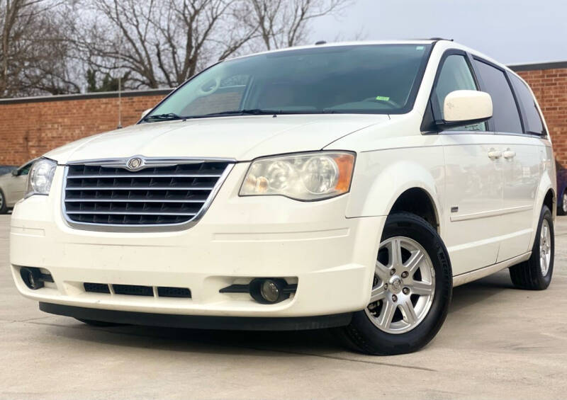 2008 Chrysler Town and Country for sale at National Auto Mall Corp in Thomasville NC