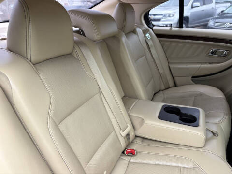 2015 Ford Taurus Limited