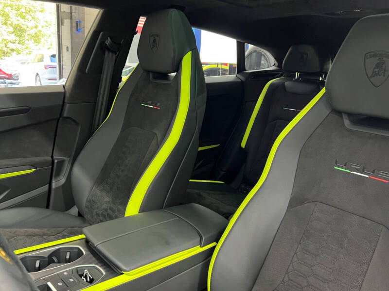 2022 Lamborghini Urus