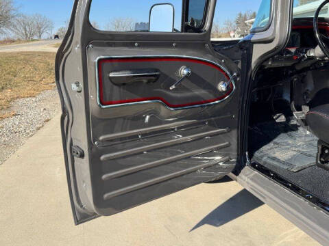 1961 Chevrolet Apache