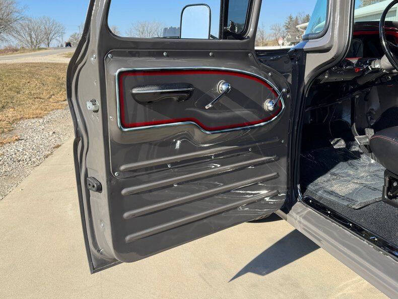 1961 Chevrolet Apache